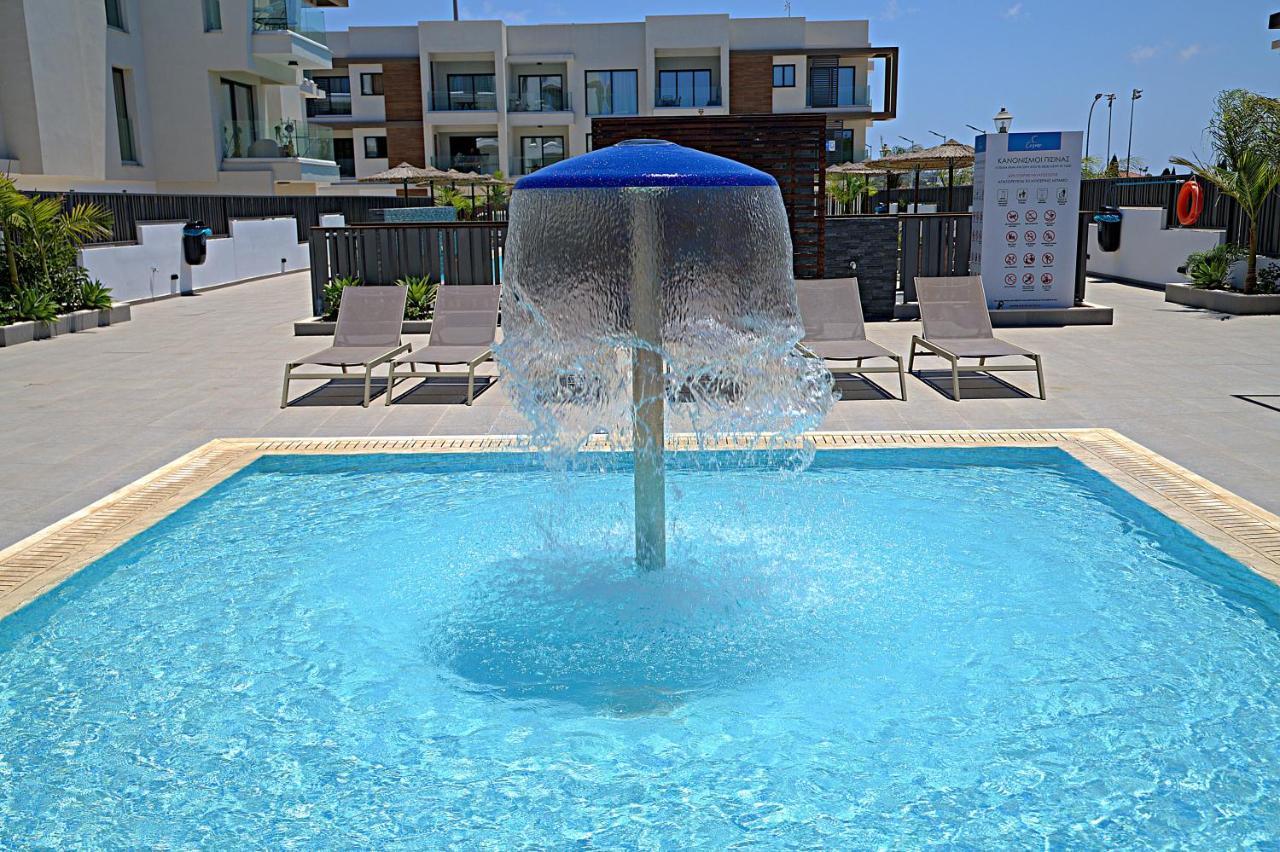 Golden Tree Apartment Paralimni Bagian luar foto