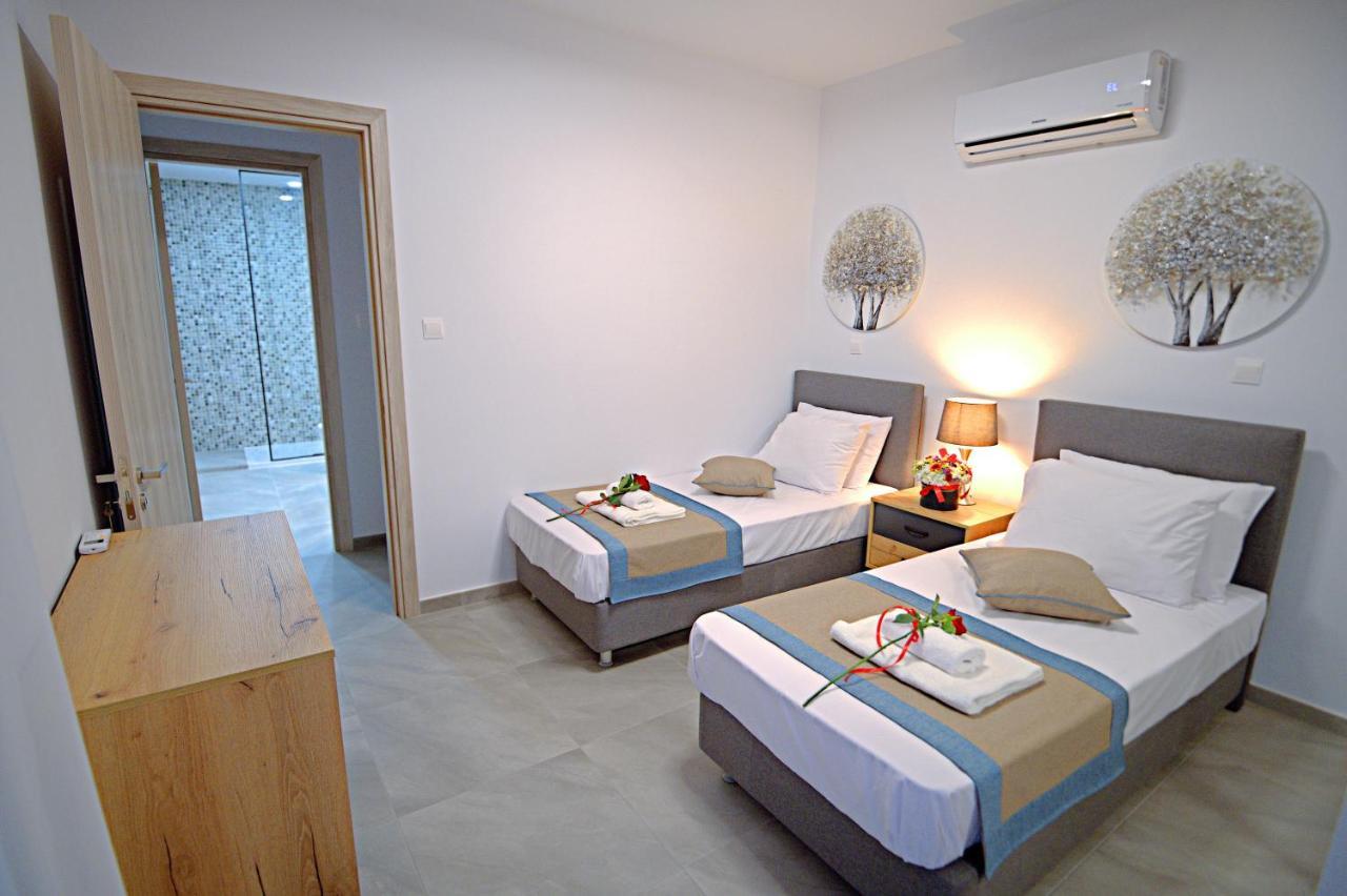 Golden Tree Apartment Paralimni Bagian luar foto