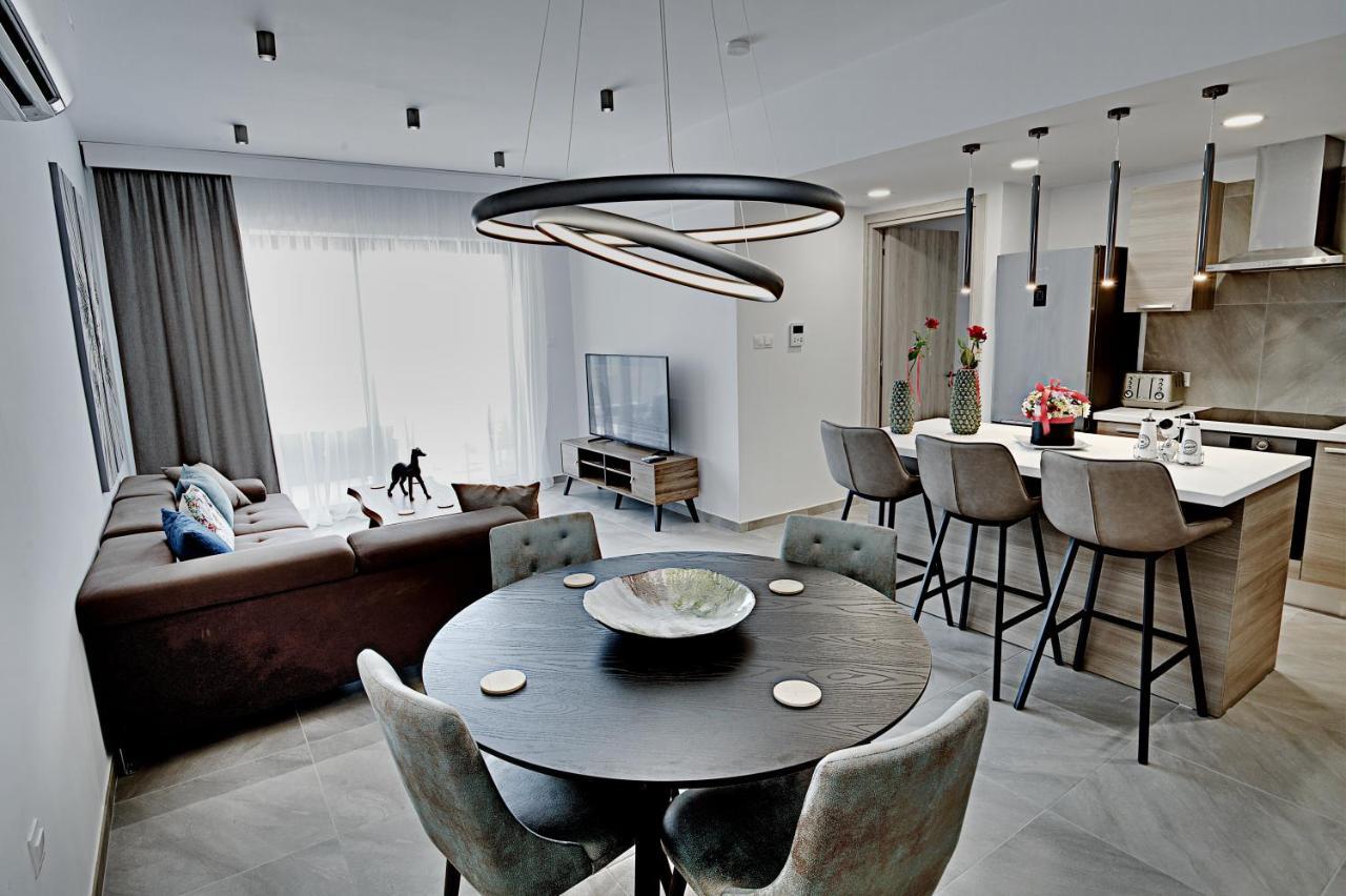 Golden Tree Apartment Paralimni Bagian luar foto