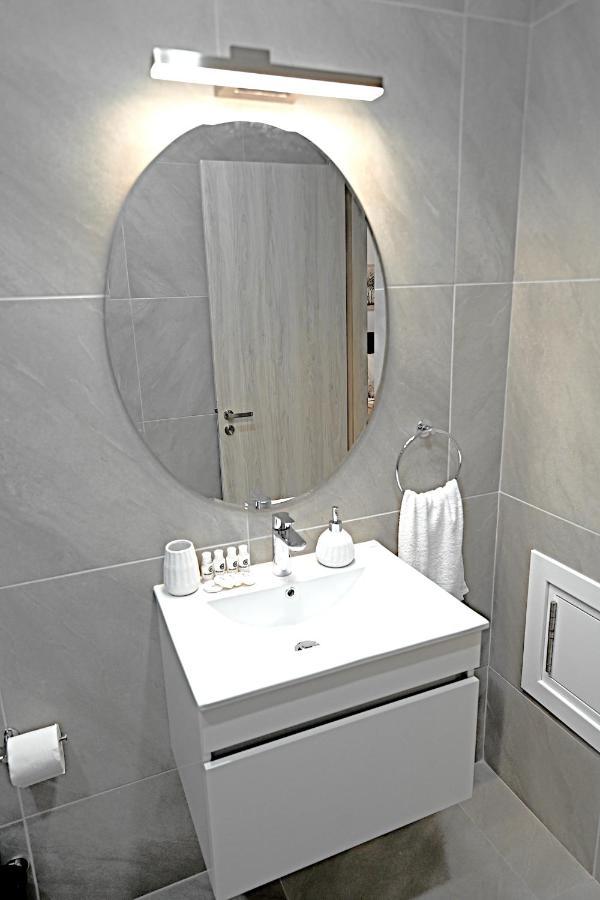 Golden Tree Apartment Paralimni Bagian luar foto