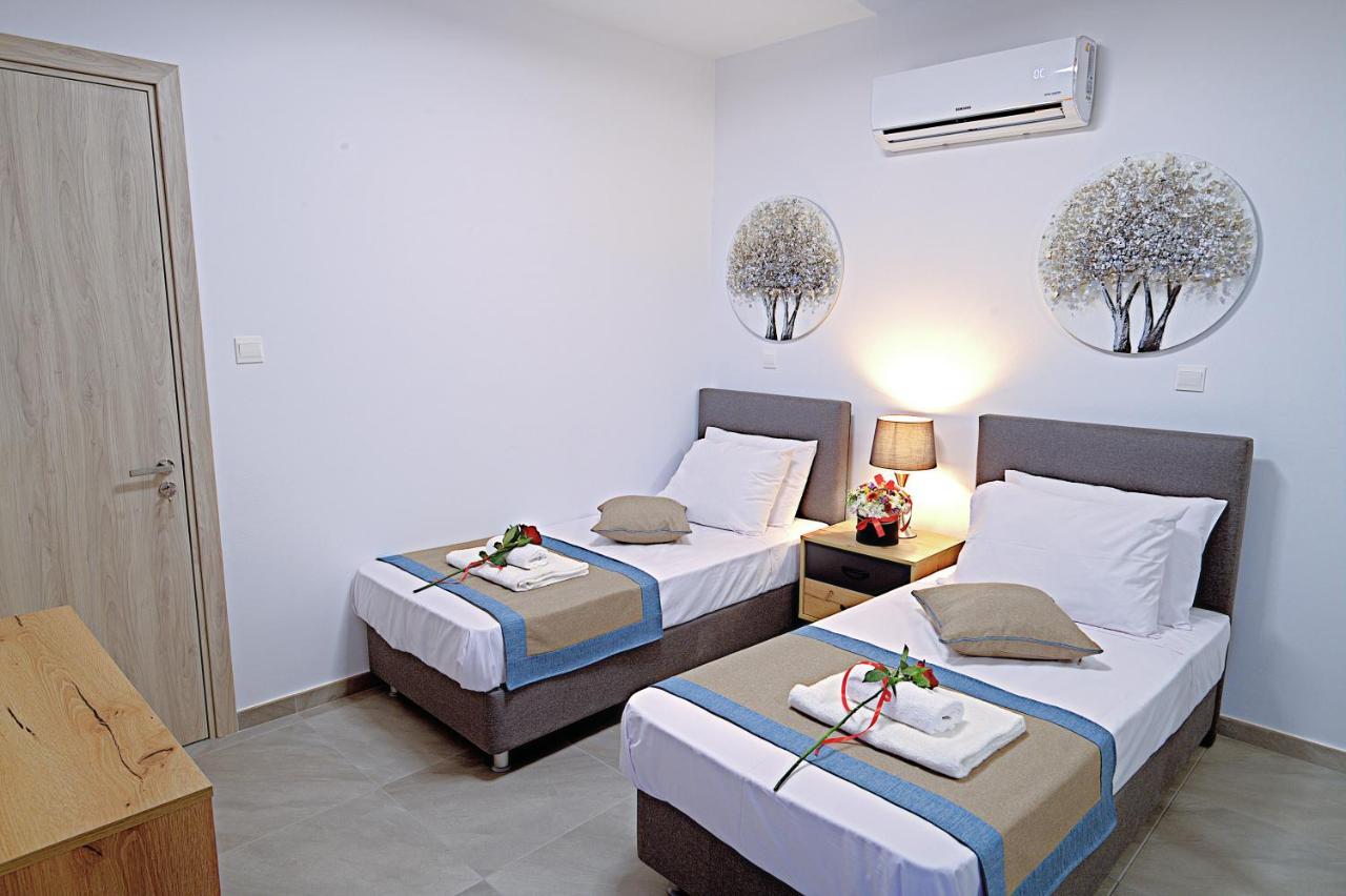 Golden Tree Apartment Paralimni Bagian luar foto
