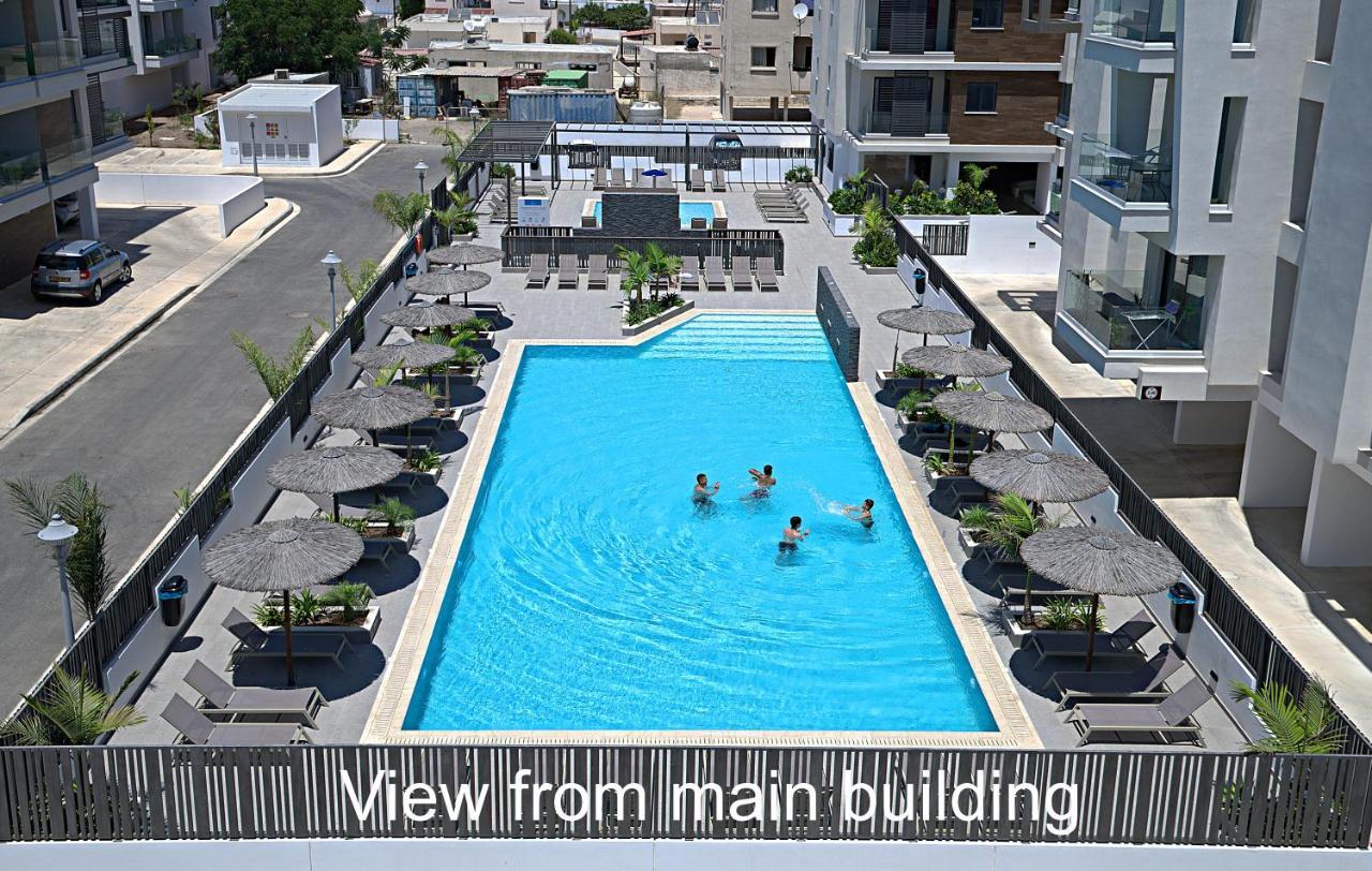 Golden Tree Apartment Paralimni Bagian luar foto