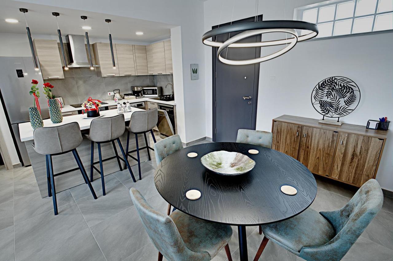 Golden Tree Apartment Paralimni Bagian luar foto