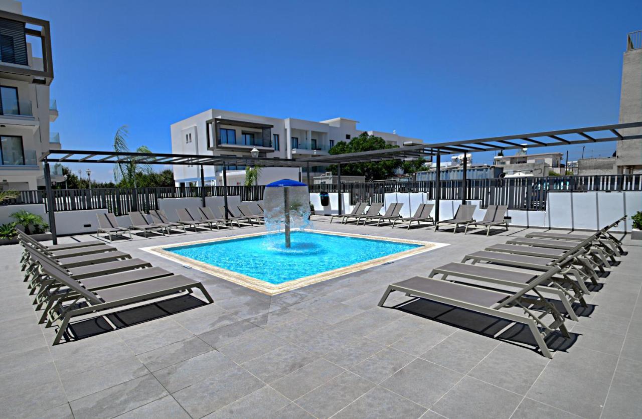 Golden Tree Apartment Paralimni Bagian luar foto