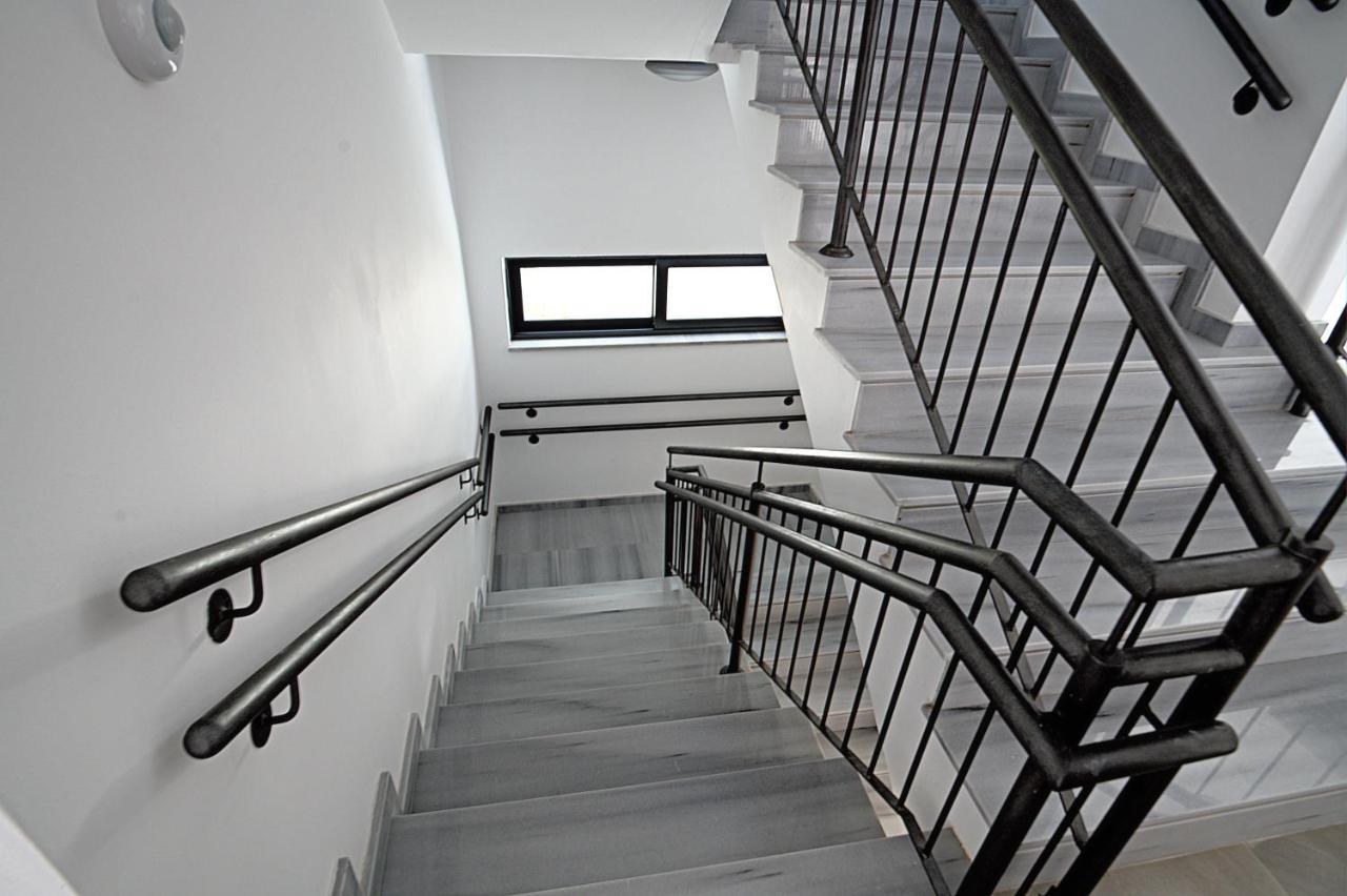 Golden Tree Apartment Paralimni Bagian luar foto