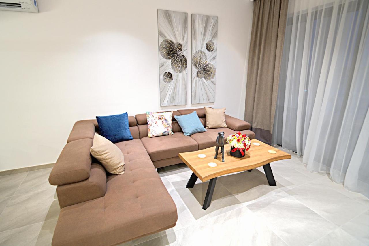 Golden Tree Apartment Paralimni Bagian luar foto