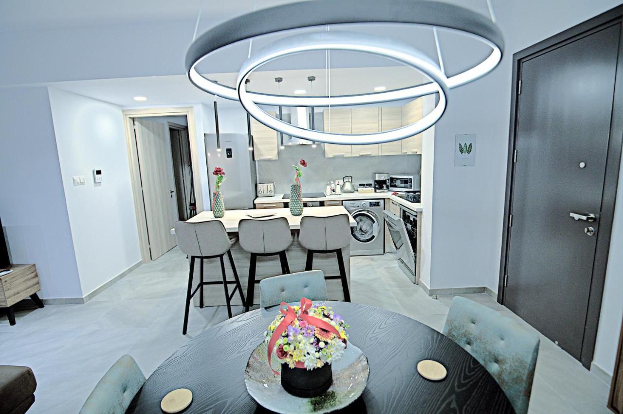 Golden Tree Apartment Paralimni Bagian luar foto
