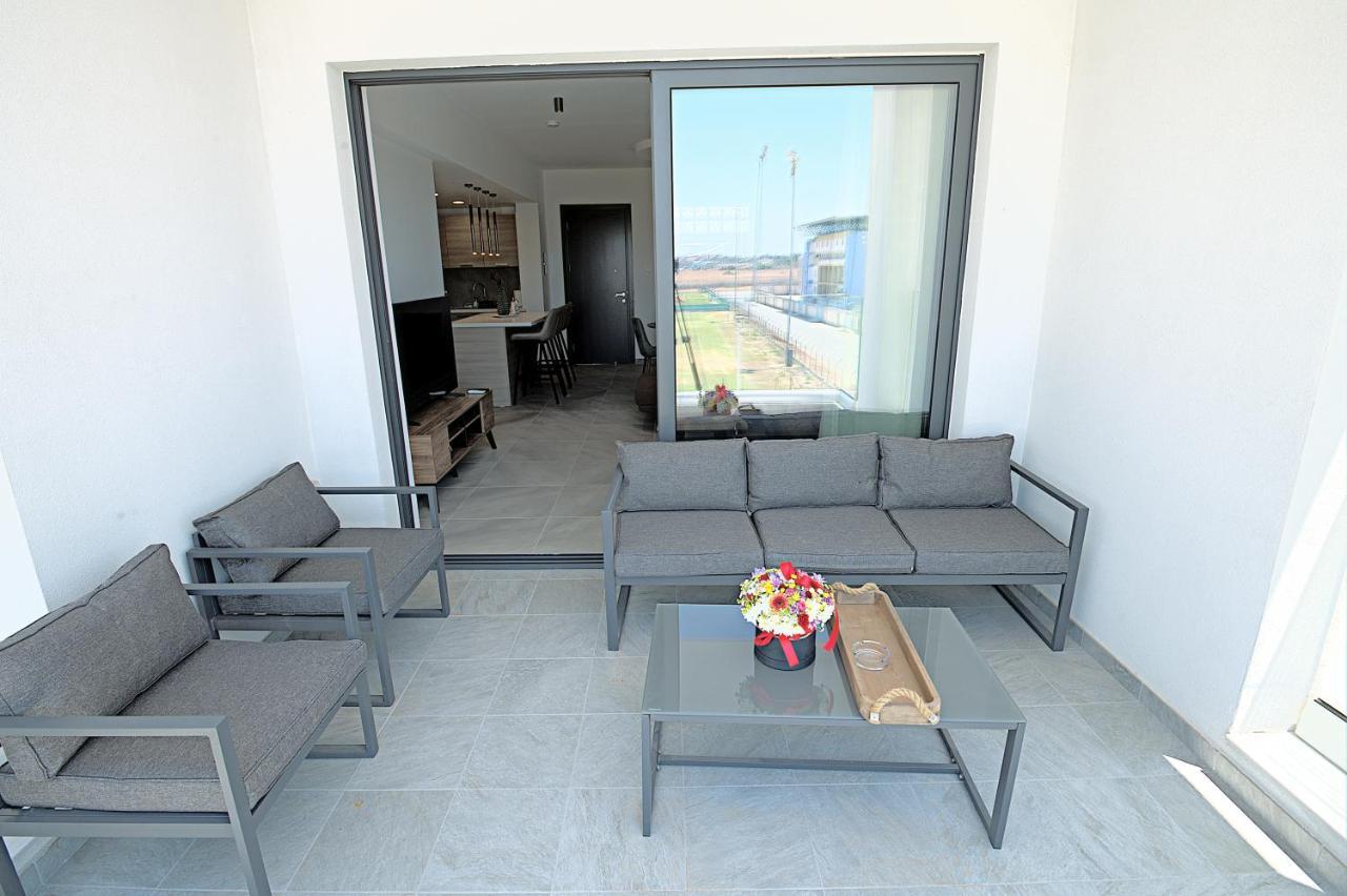 Golden Tree Apartment Paralimni Bagian luar foto