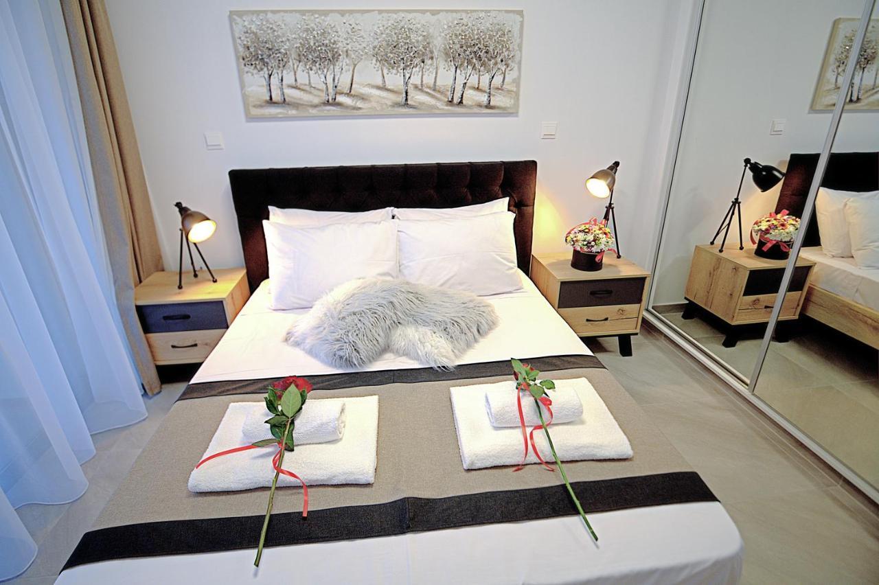 Golden Tree Apartment Paralimni Bagian luar foto